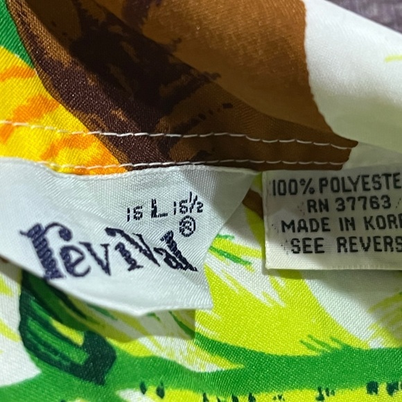 Vintage 80s Hawaiian Floral Button Down Hawaii Honeymoon Vacation Shirt - Picture 4 of 4